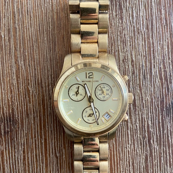 Michael Kors Gold Watch - worn 5 times - Picture 1 of 2